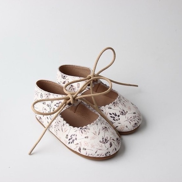 Everly Flats - Vintage Lady- Riley & Co - Picture 10 of 15